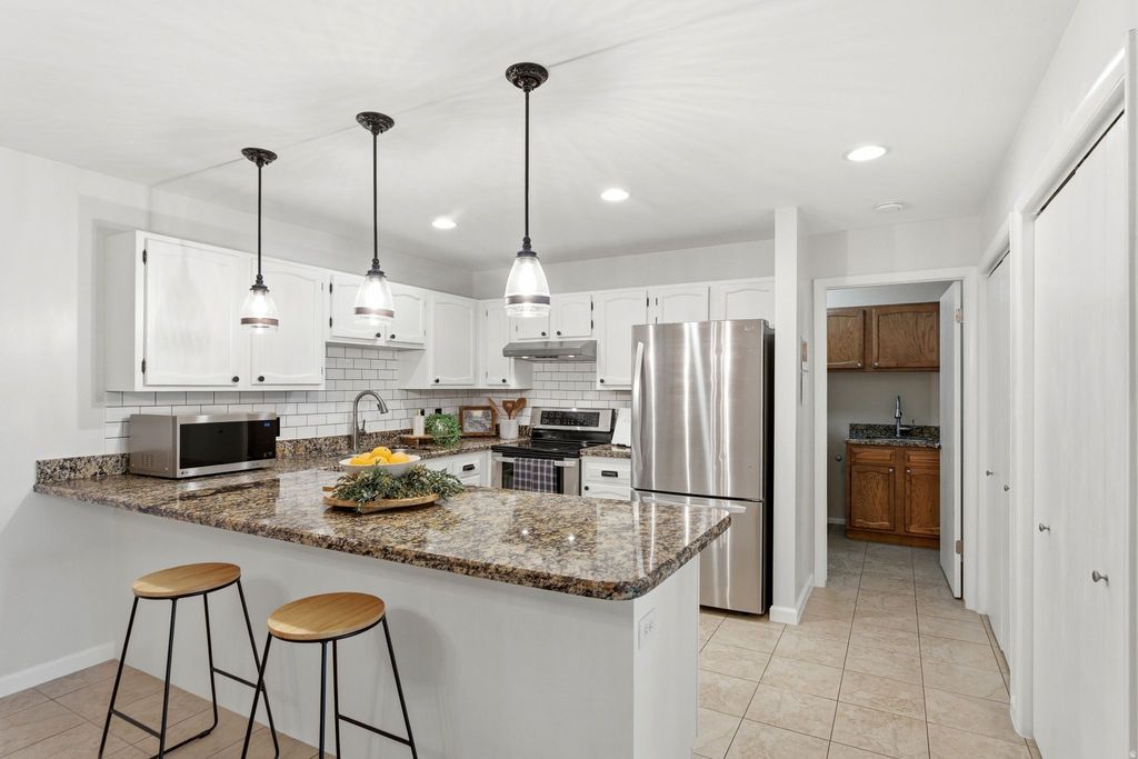 Photo of 4822 S HOLLADAY BLVD #110, Holladay, UT 84117 (MLS # 2157160)