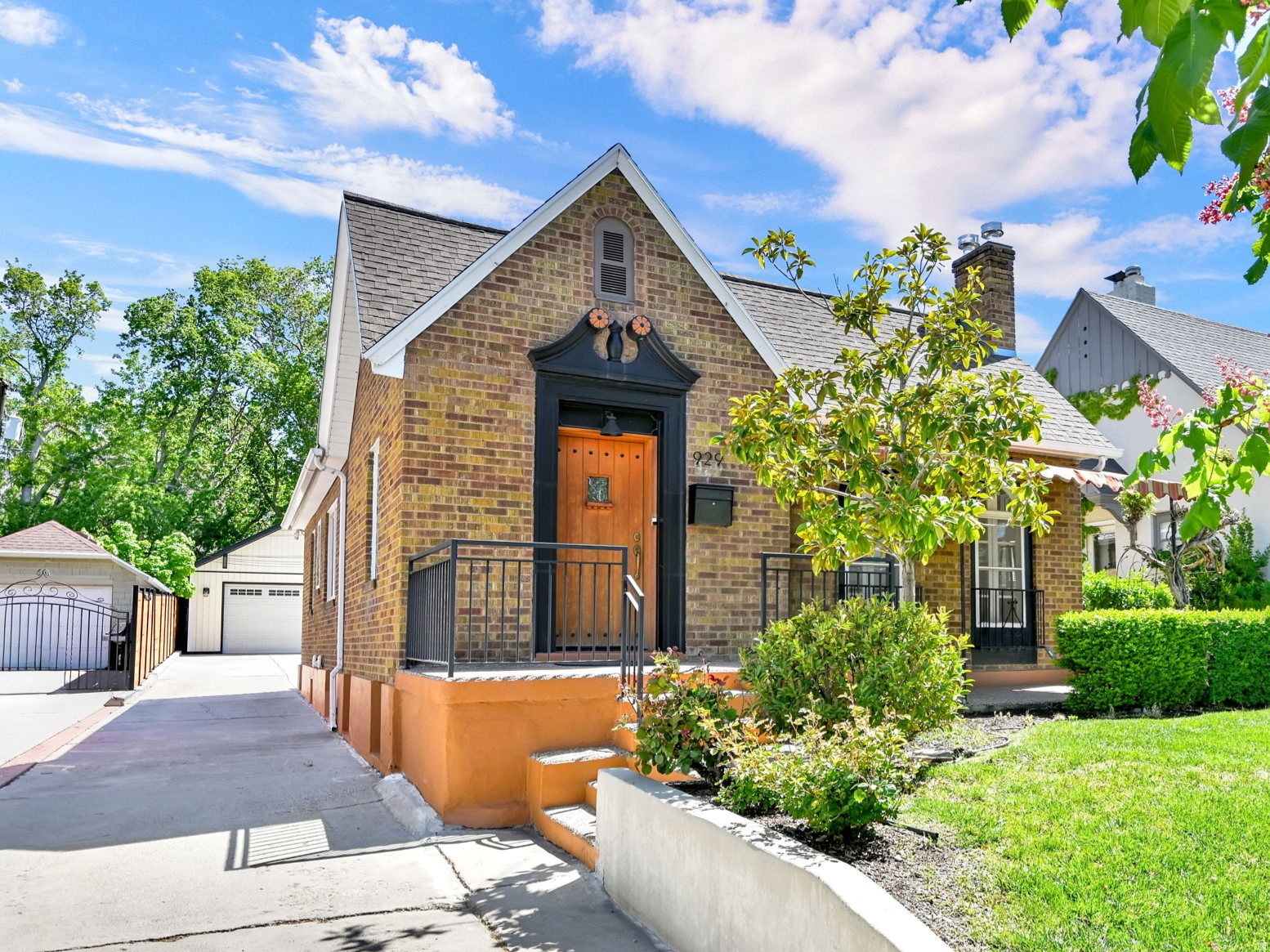 YALECREST - Residential