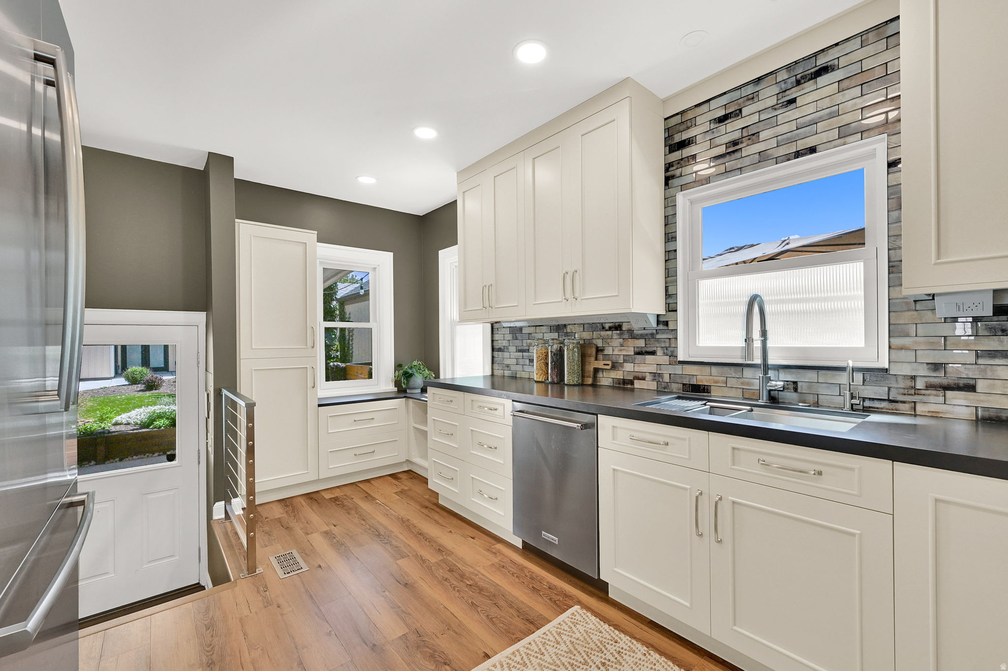 YALECREST - Residential