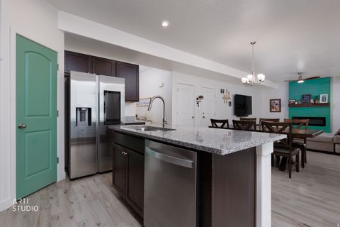 Tiny photo for 948 S SPRING CANYON WAY, Springville, UT 84663 (MLS # 2138090)