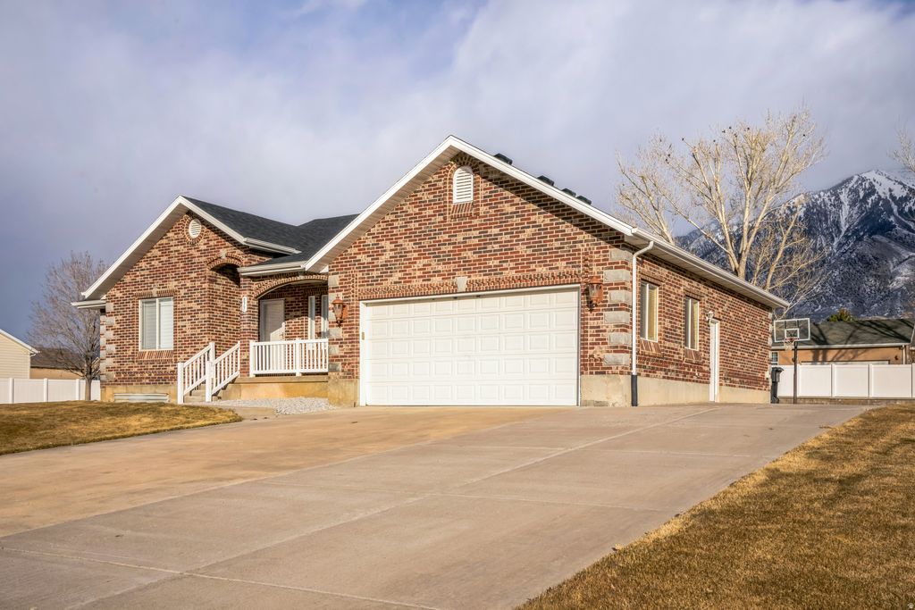 Photo of 877 S 200 W, Mona, UT 84645 (MLS # 2136788)