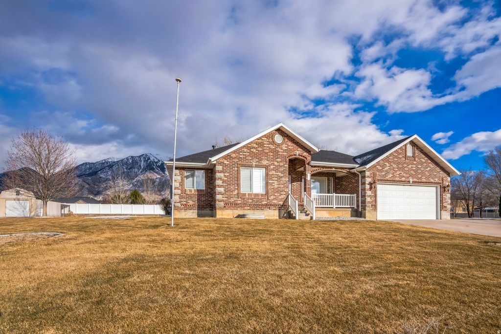 Photo of 877 S 200 W, Mona, UT 84645 (MLS # 2136788)