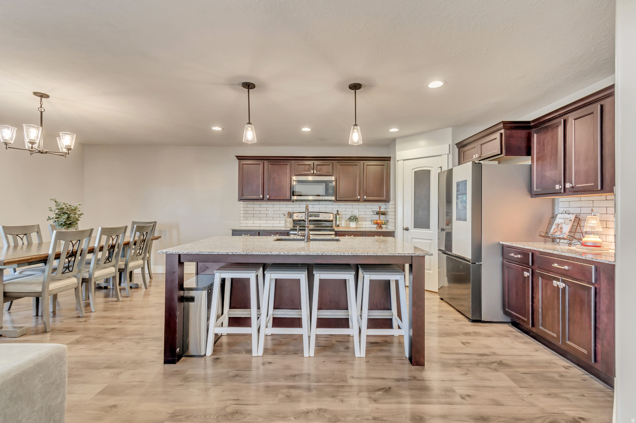 QUAIL HILL - Residential