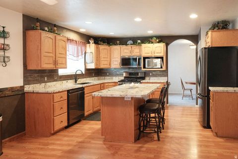 Tiny photo for 6402 S RAYMOND DR, South Weber, UT 84405 (MLS # 2148142)