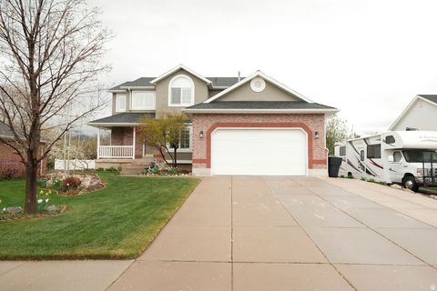 Photo of 6402 S RAYMOND DR, South Weber, UT 84405 (MLS # 2148142)