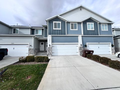 Photo of 7571 N COTTAGE LN, Eagle Mountain, UT 84005 (MLS # 2123914)