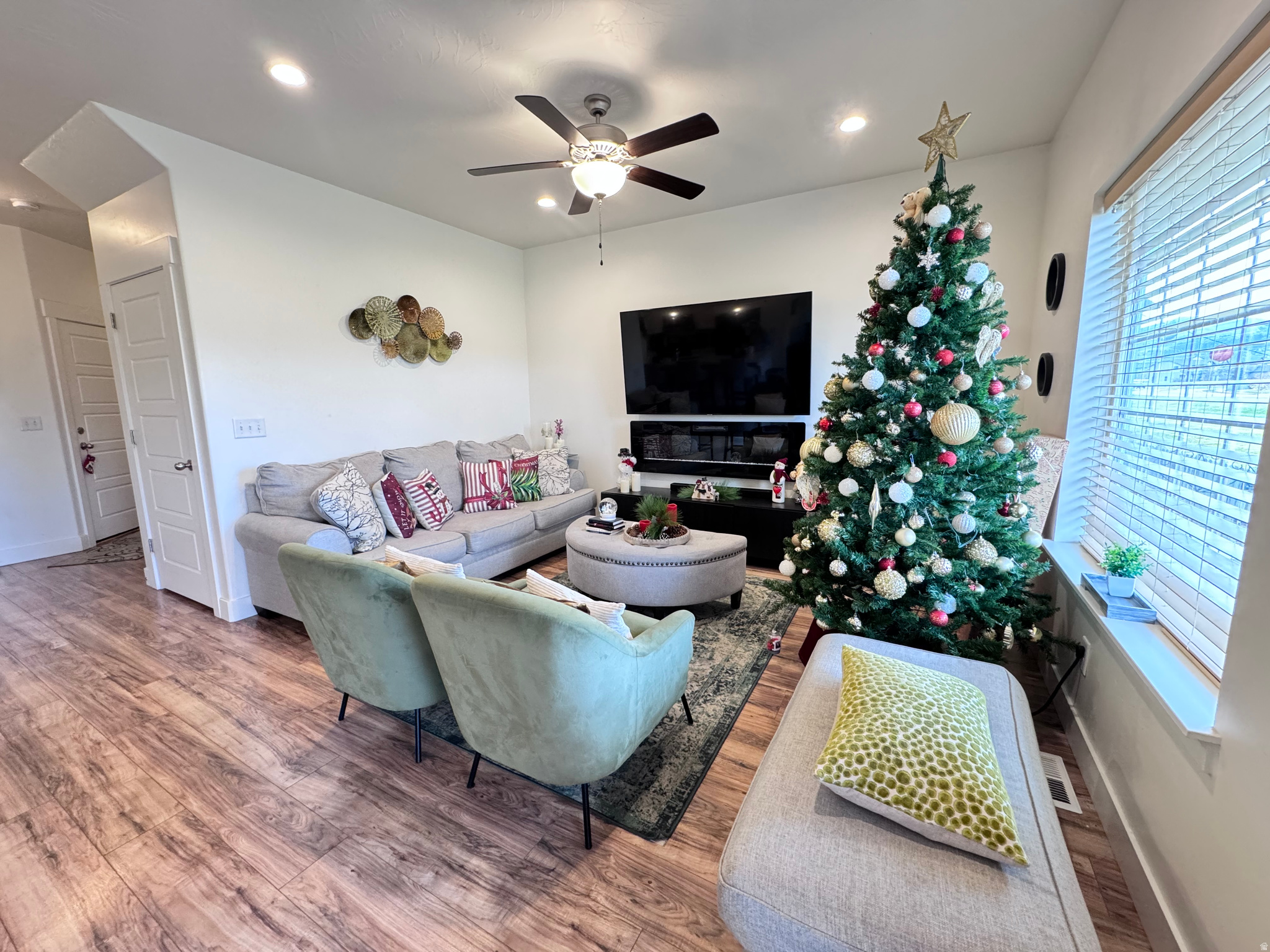 SILVERLAKE - Residential Lease