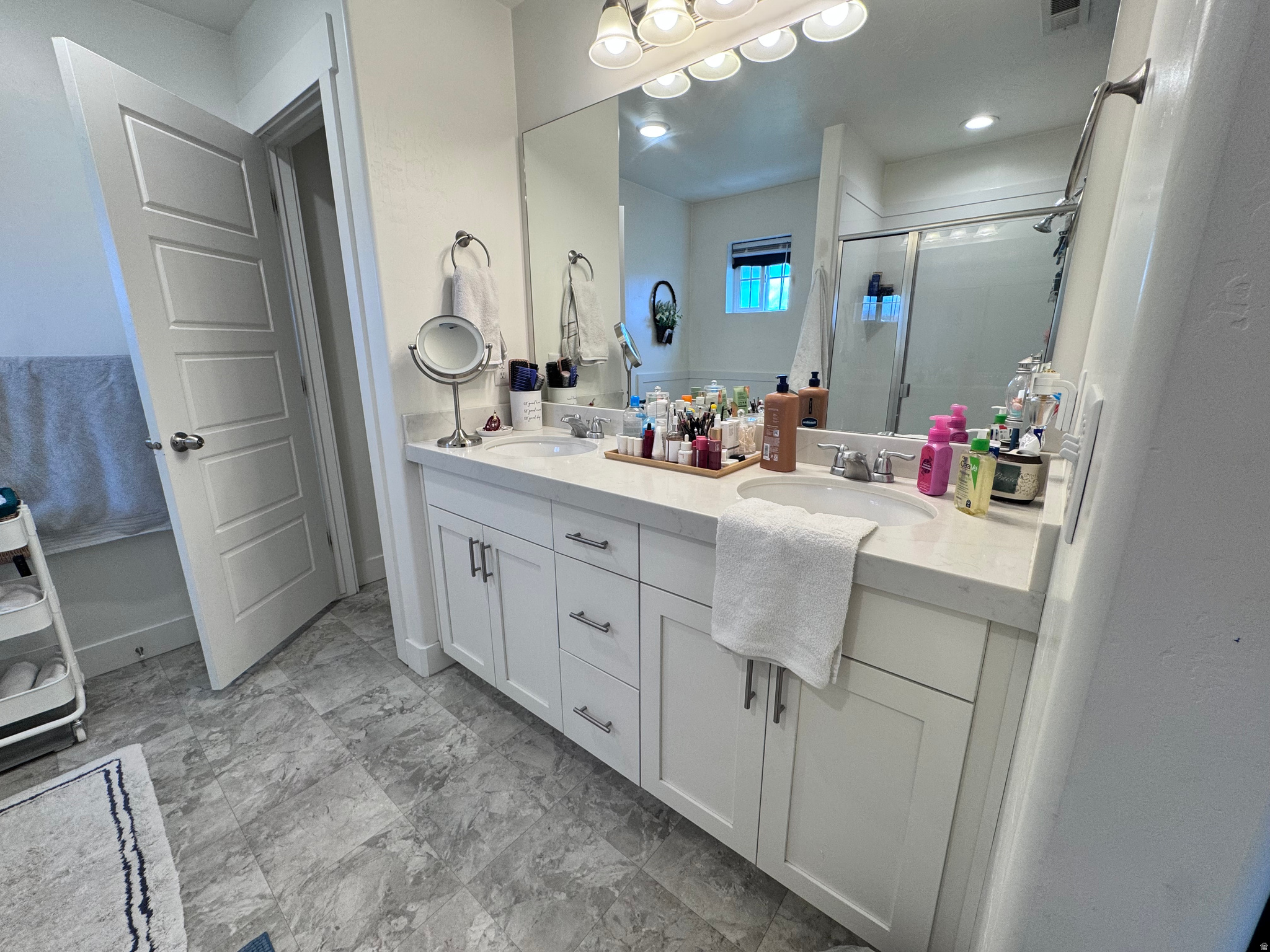 SILVERLAKE - Residential Lease