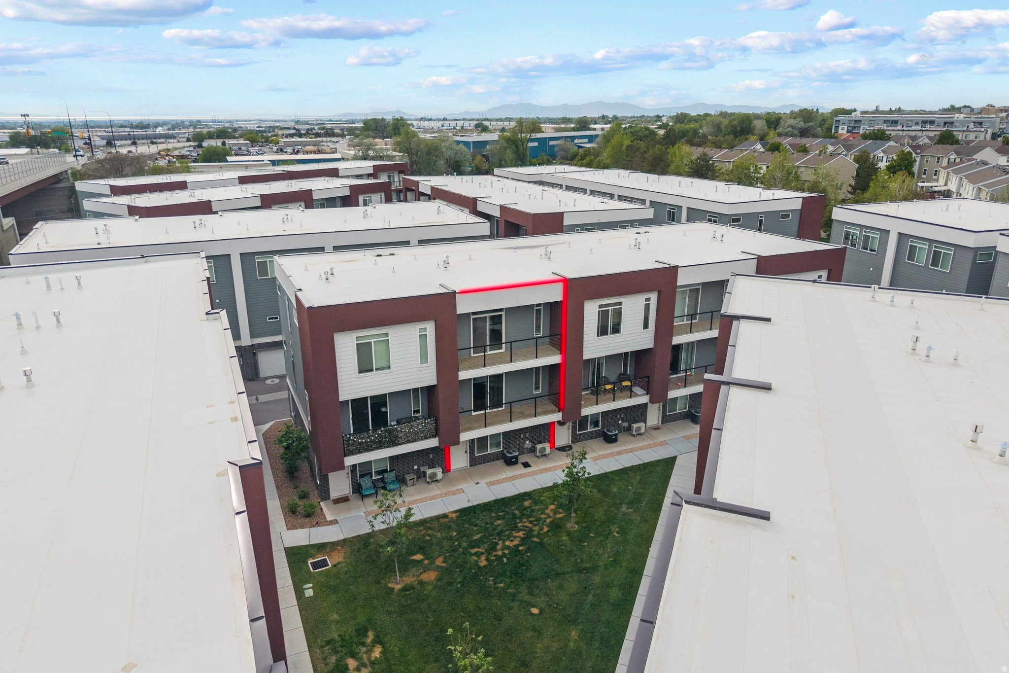 THE UNION TOWNHOMES - Residential