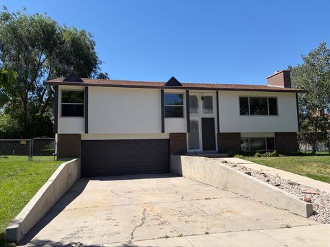 Homes For Sale - 1384 E Sudbury Ave<br/> Sandy, UT 84093