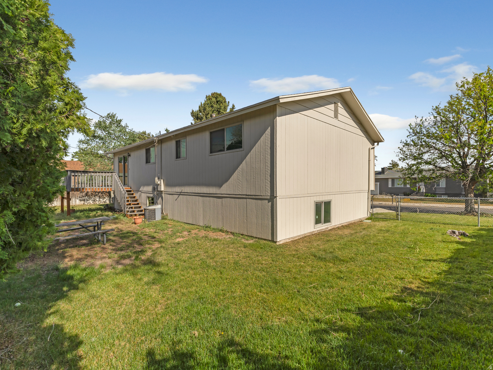 SUBURBAN VIE - Residential
