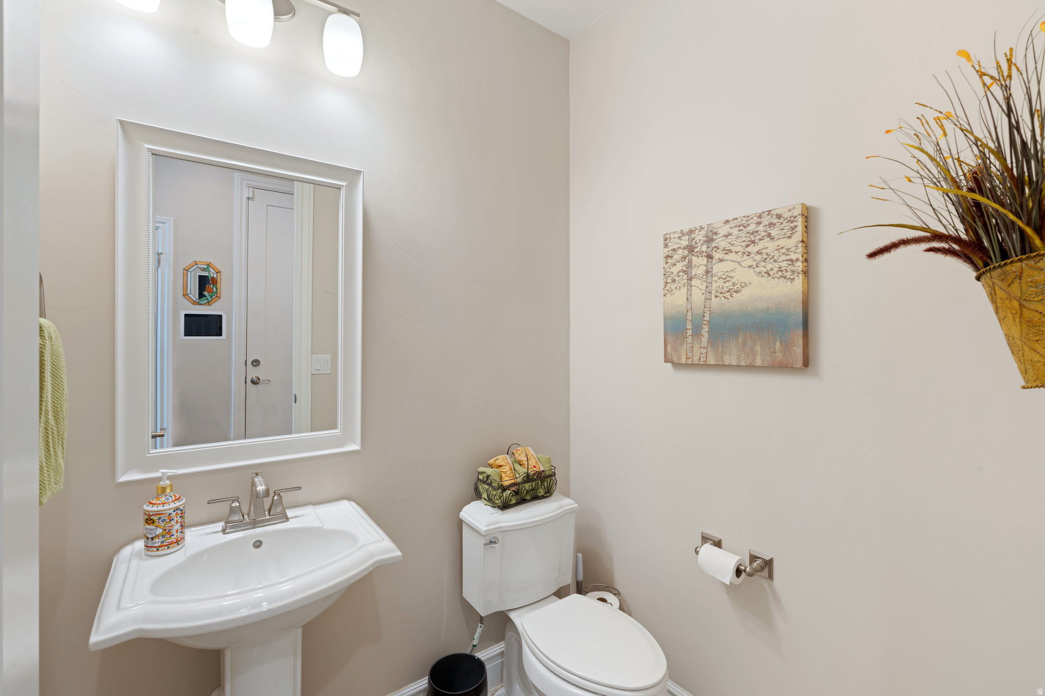 KANTONS AT VILLAGE ON THE GREEN - Residential