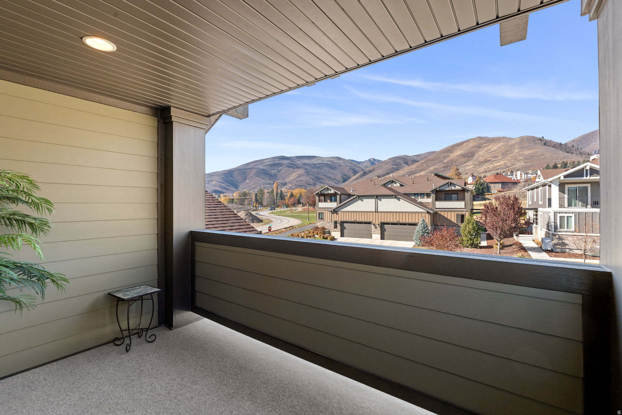 KANTONS AT VILLAGE ON THE GREEN - Residential