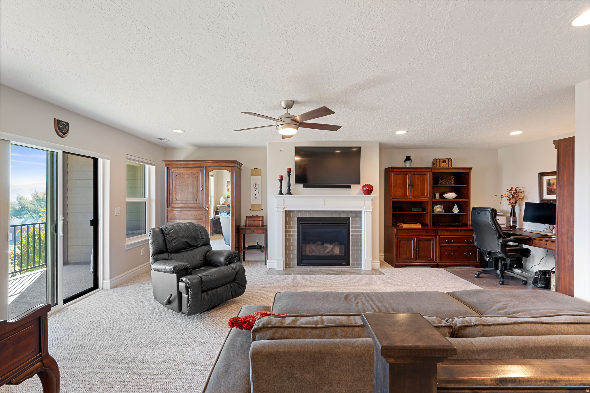 KANTONS AT VILLAGE ON THE GREEN - Residential