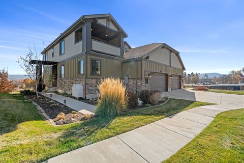 Photo of 836 N PINEHURST DR W, Midway, UT 84049 (MLS # 2121338)