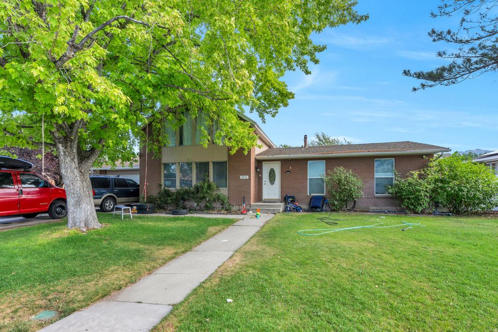 Photo of 1073 E 120 S, Spanish Fork, UT 84660 (MLS # 2171878)