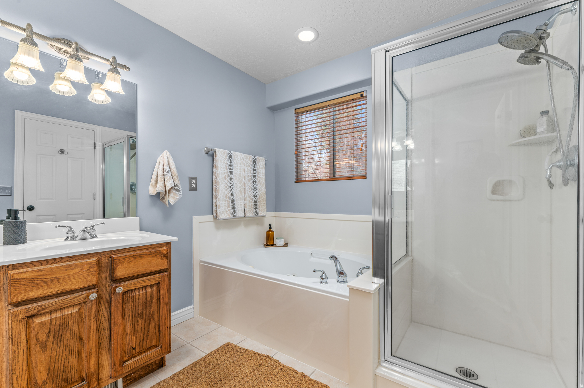 CARRIAGE CHASE - Residential