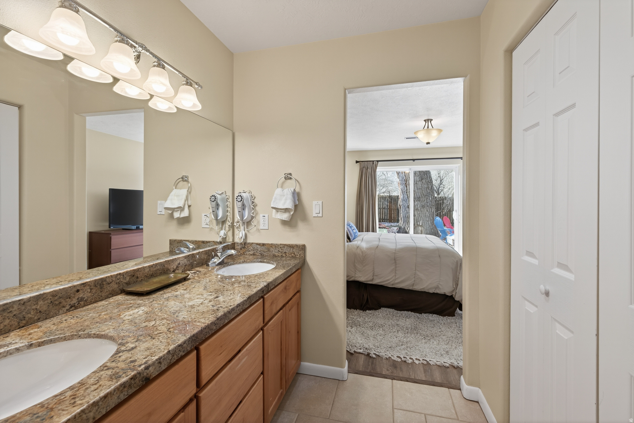 COTTONWOODS AT WILLIAMS WAY - Residential