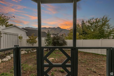 Tiny photo for 514 HILLSIDE CIR, Alpine, UT 84004 (MLS # 2113469)