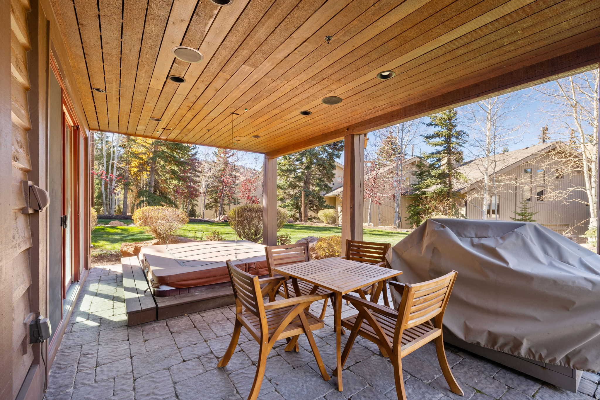 KNOLL ESTATES - Residential