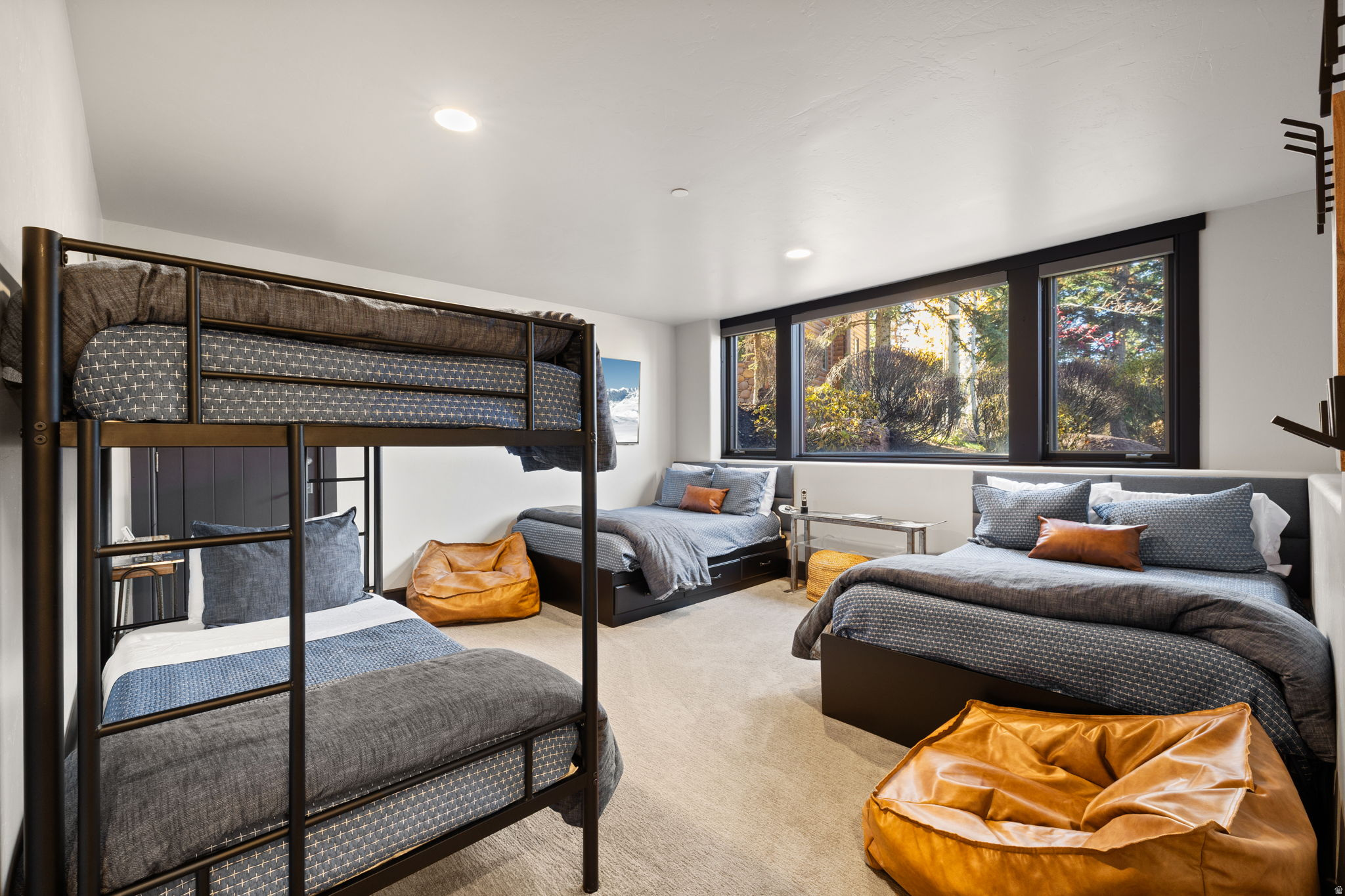 KNOLL ESTATES - Residential