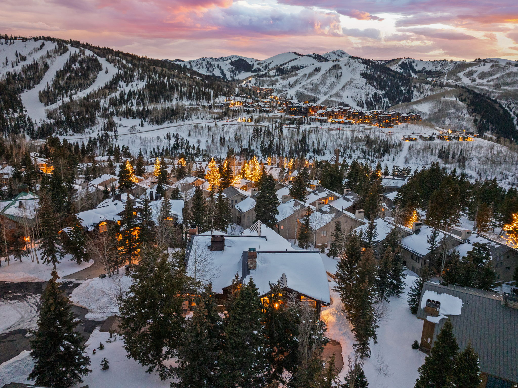 KNOLL ESTATES - Residential