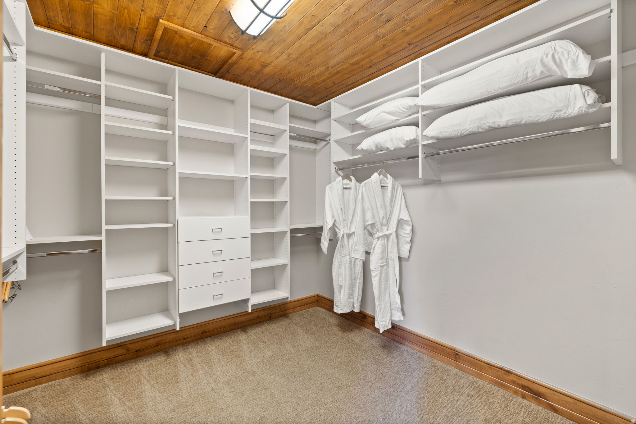 KNOLL ESTATES - Residential