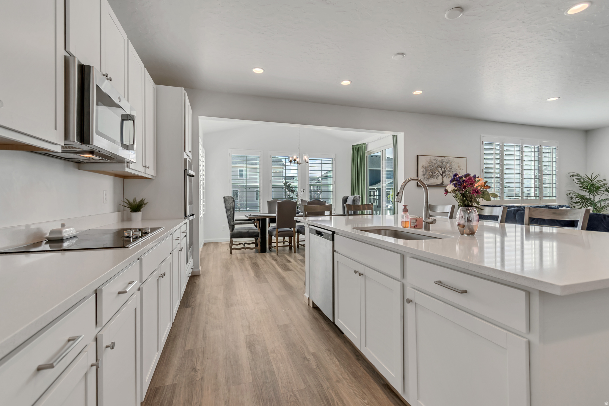 PONY EXPRESS ESTATES - Residential