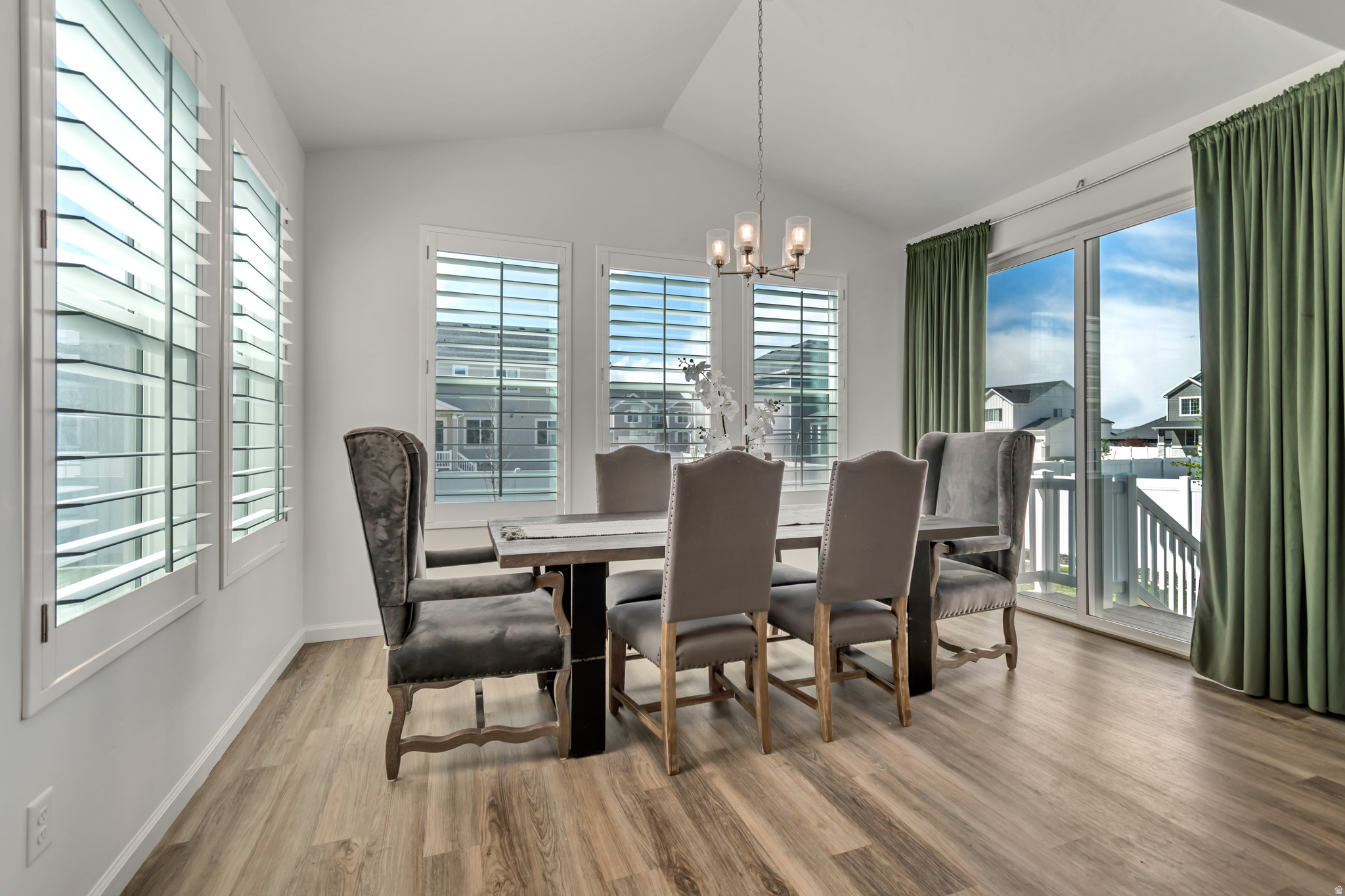 PONY EXPRESS ESTATES - Residential