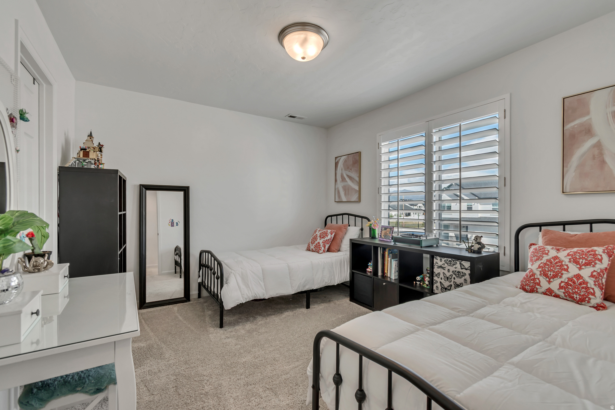 PONY EXPRESS ESTATES - Residential