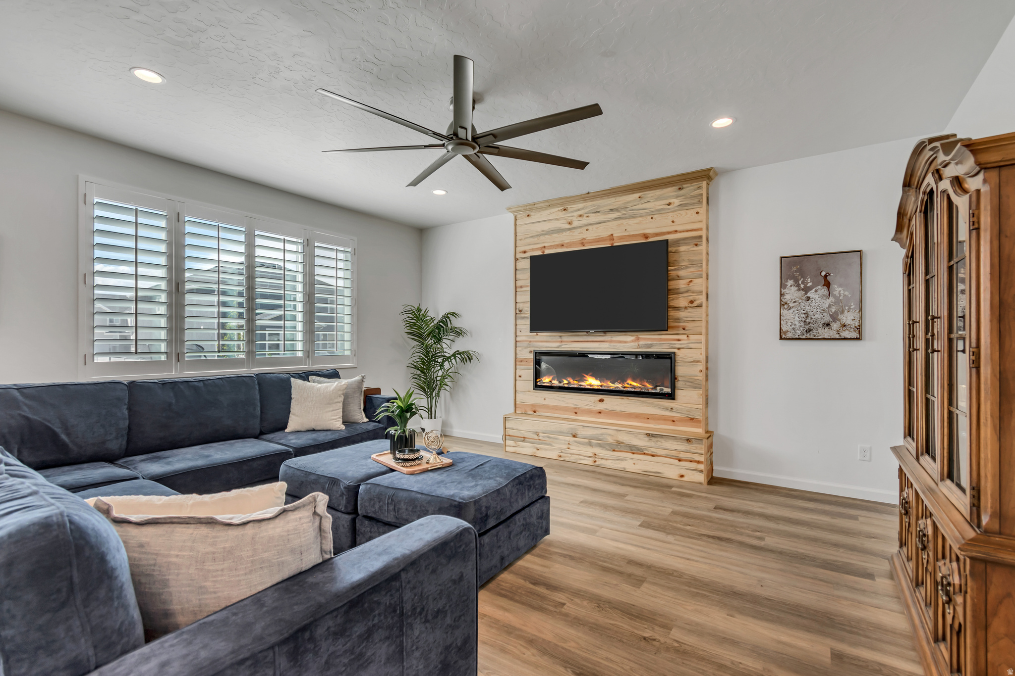 PONY EXPRESS ESTATES - Residential