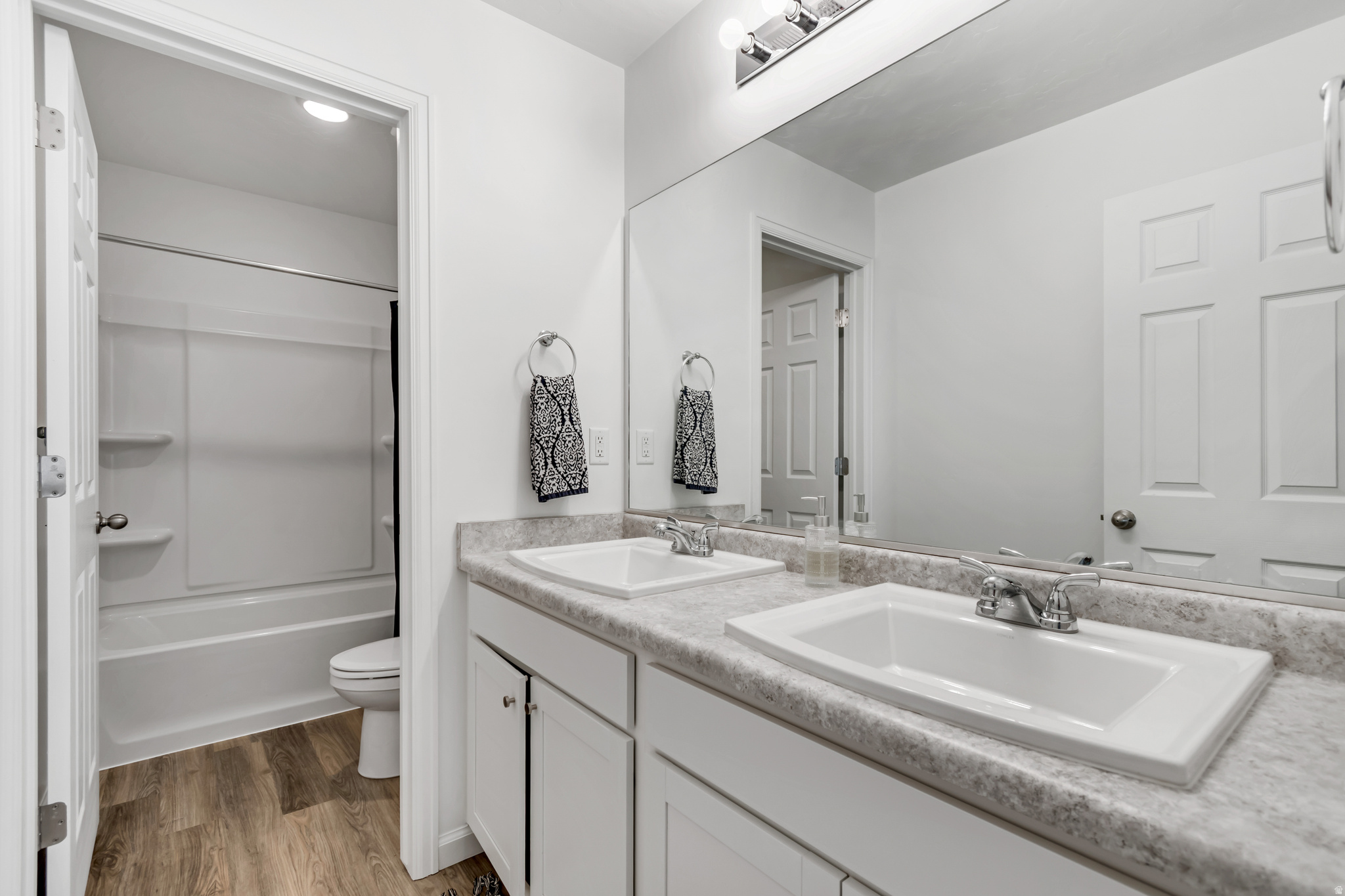 PONY EXPRESS ESTATES - Residential