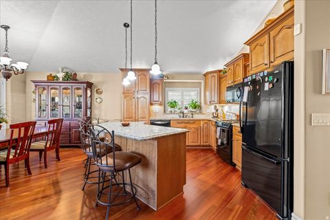 Tiny photo for 6453 S FREMONT PEAK CIR, Taylorsville, UT 84129 (MLS # 2120008)