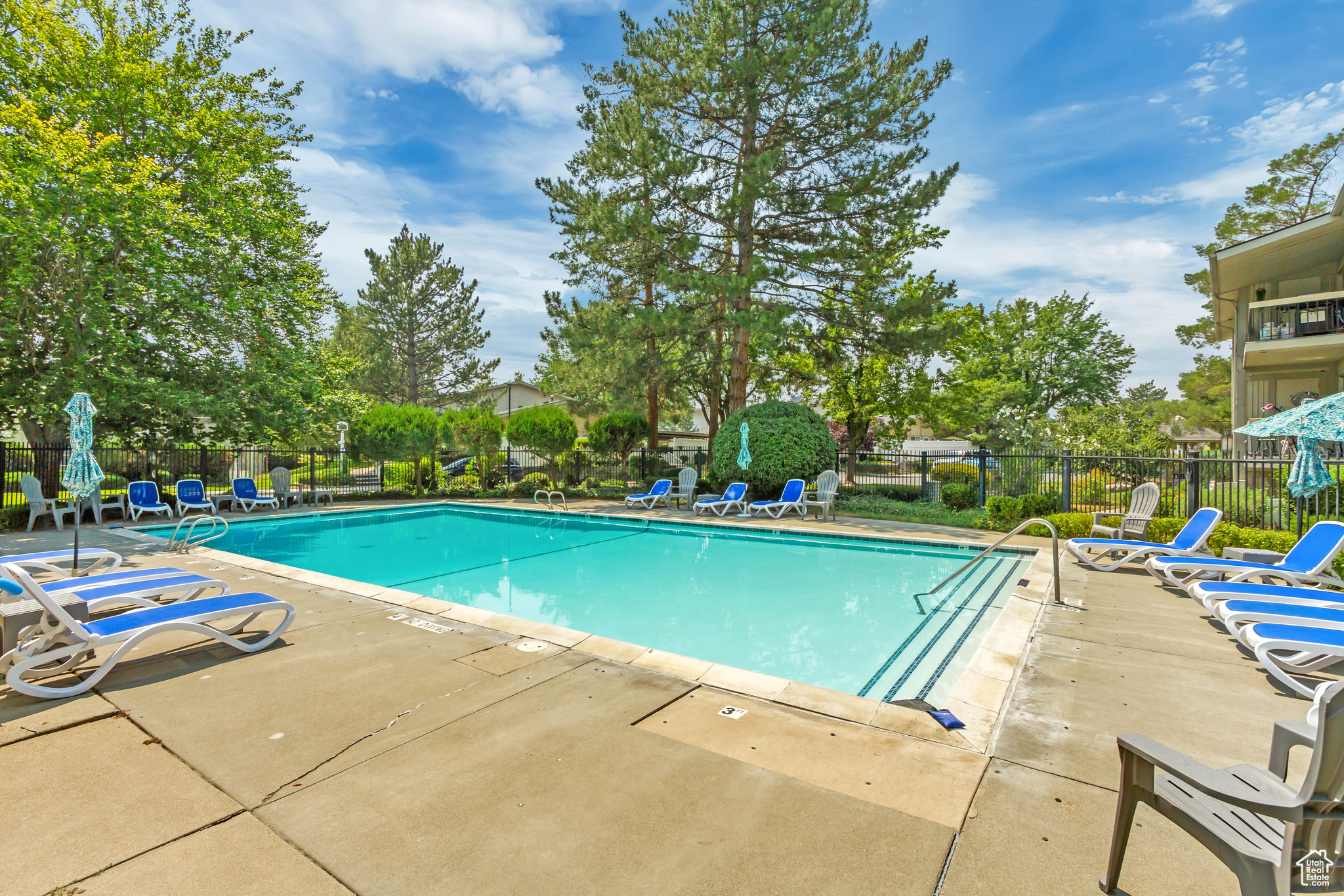 WOODBRIDGE CONDM - Residential