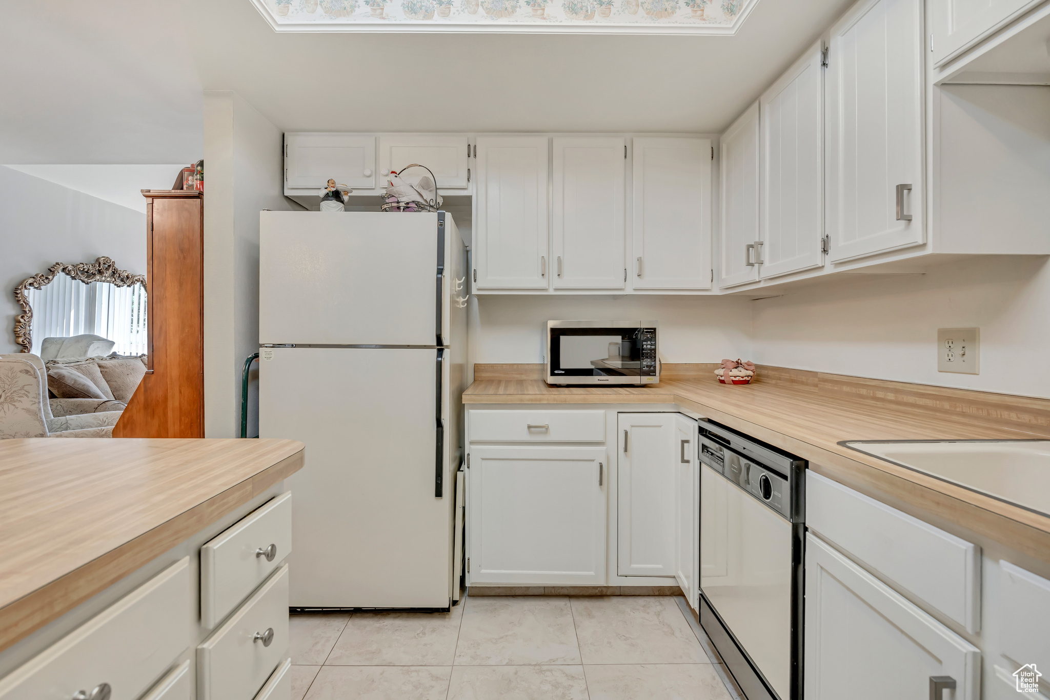 WOODBRIDGE CONDM - Residential