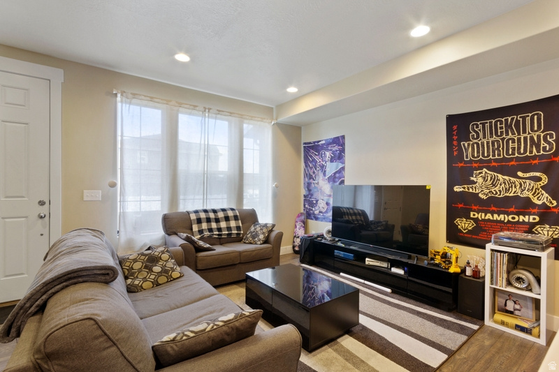 BENSON MILL TWN 910 - Residential