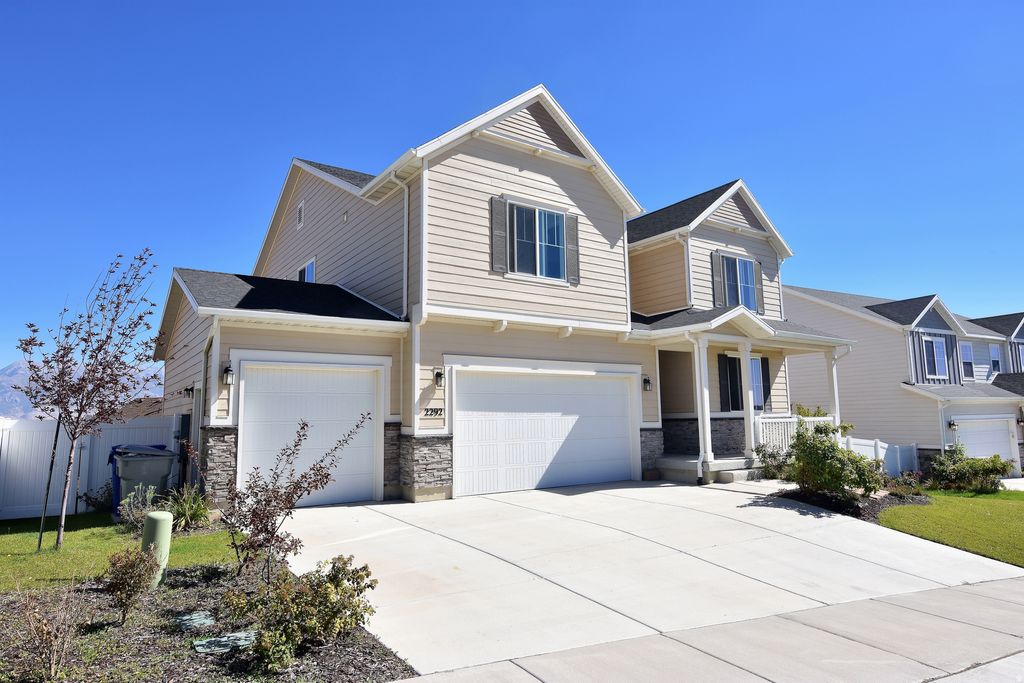 Photo of 2292 N ELDERBERRY Dr W, Saratoga Springs, UT 84045 (MLS # 2138634)