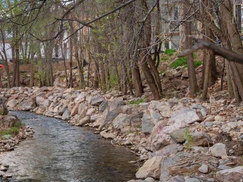 Photo of 1544 E 1200 S, Springville, UT 84663 (MLS # 2146930)