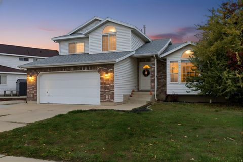 Tiny photo for 1250 N 2925 W, Layton, UT 84041 (MLS # 2122328)