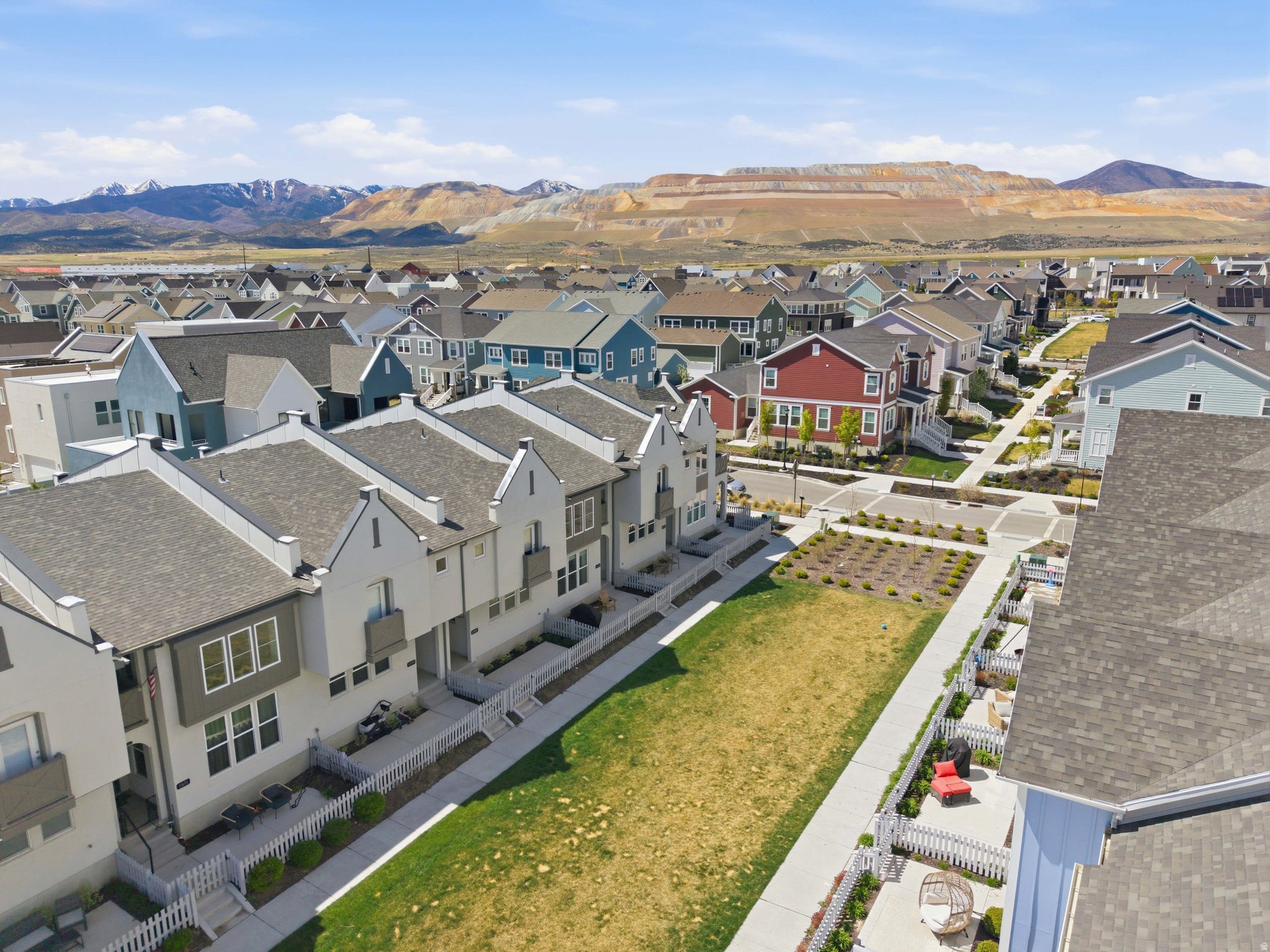 DAYBREAK - Residential