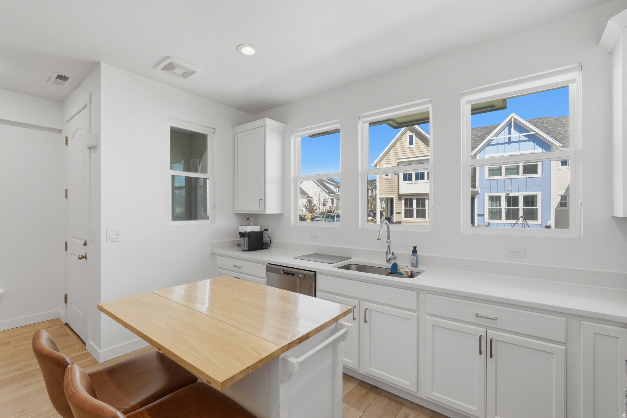 DAYBREAK - Residential