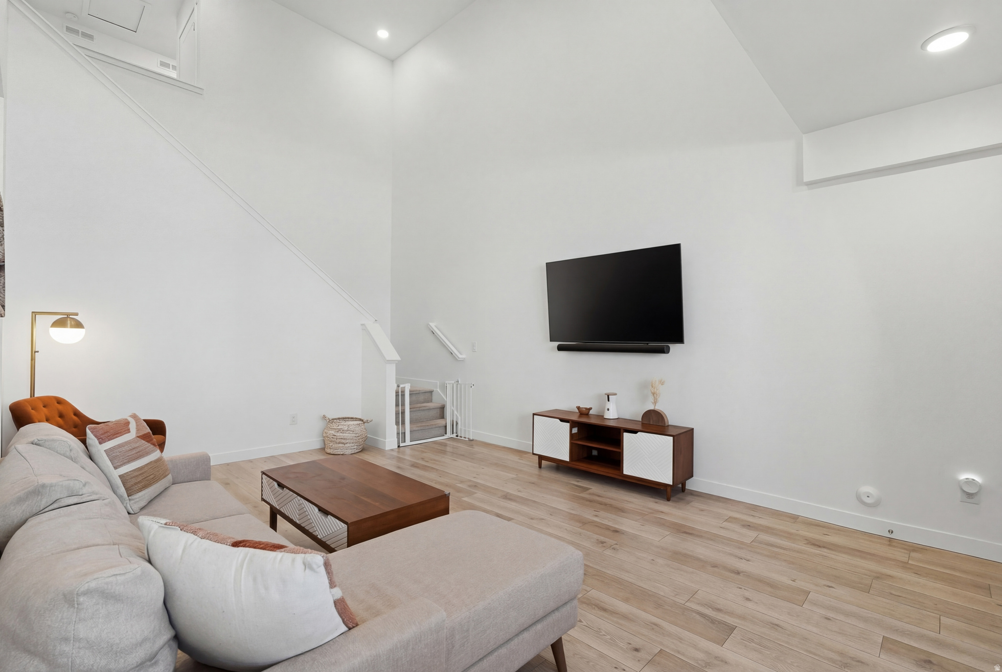 DAYBREAK - Residential