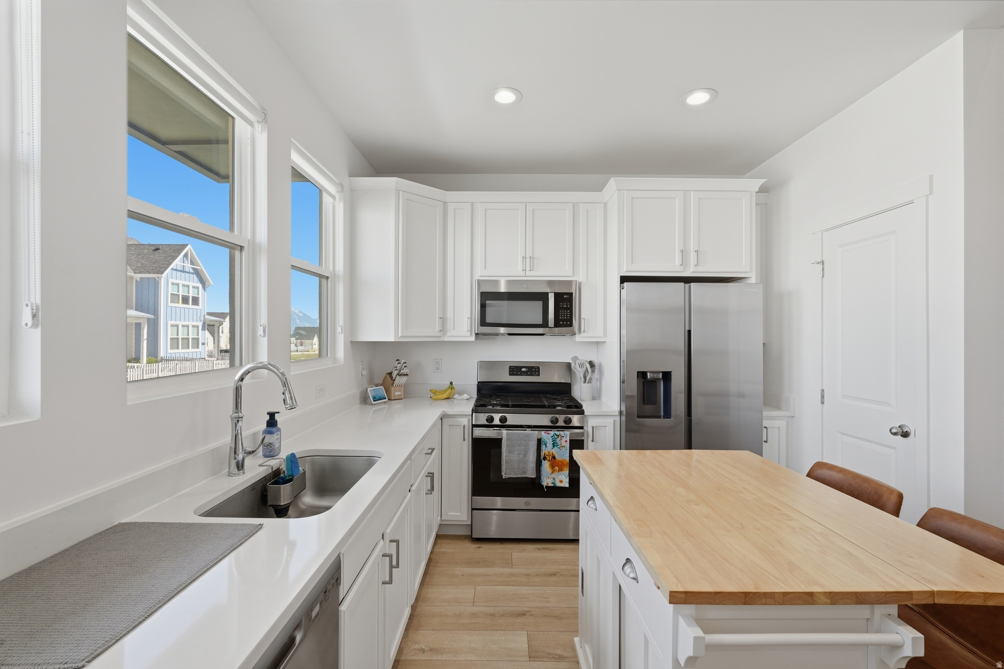 DAYBREAK - Residential