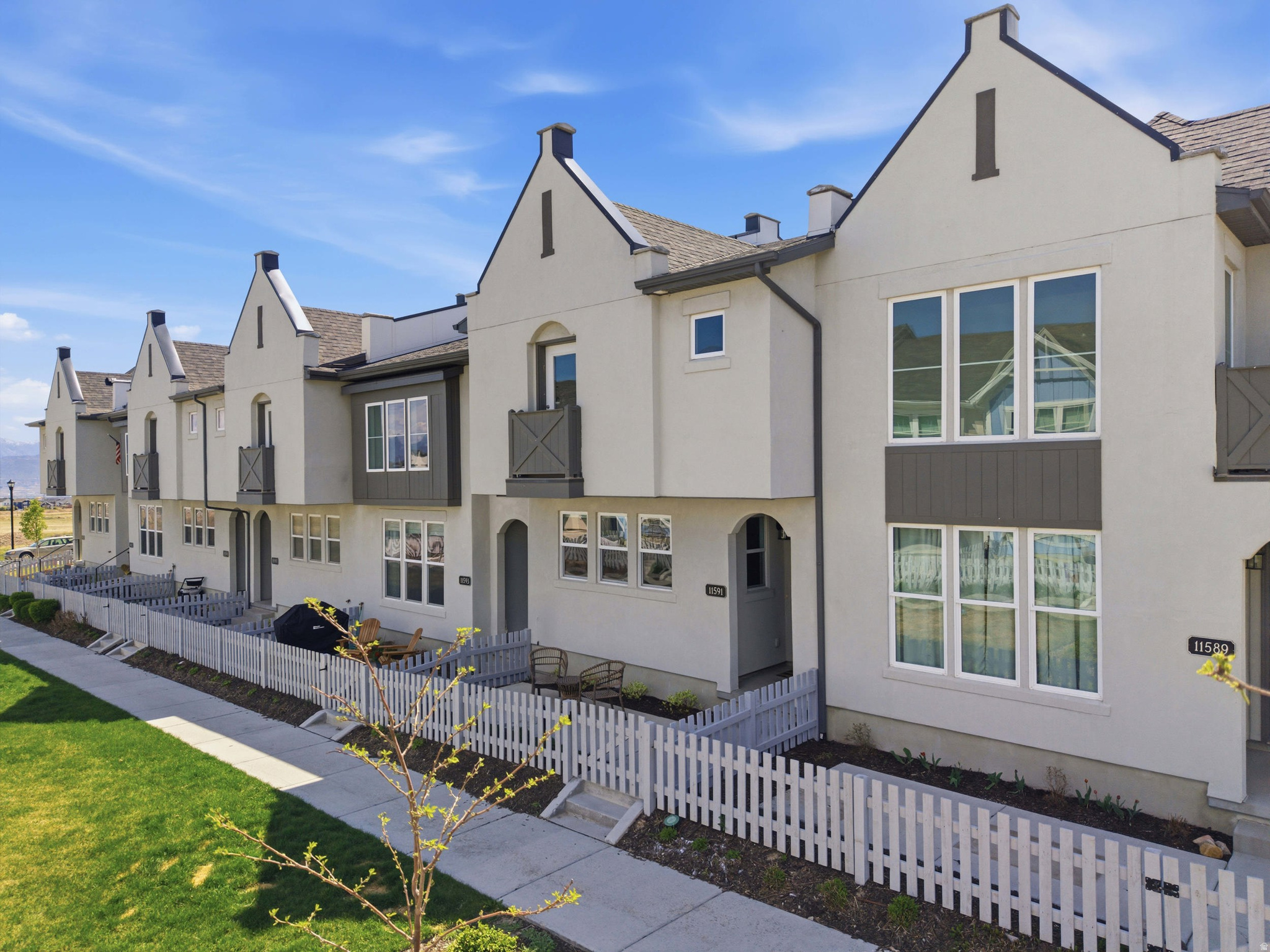 DAYBREAK - Residential