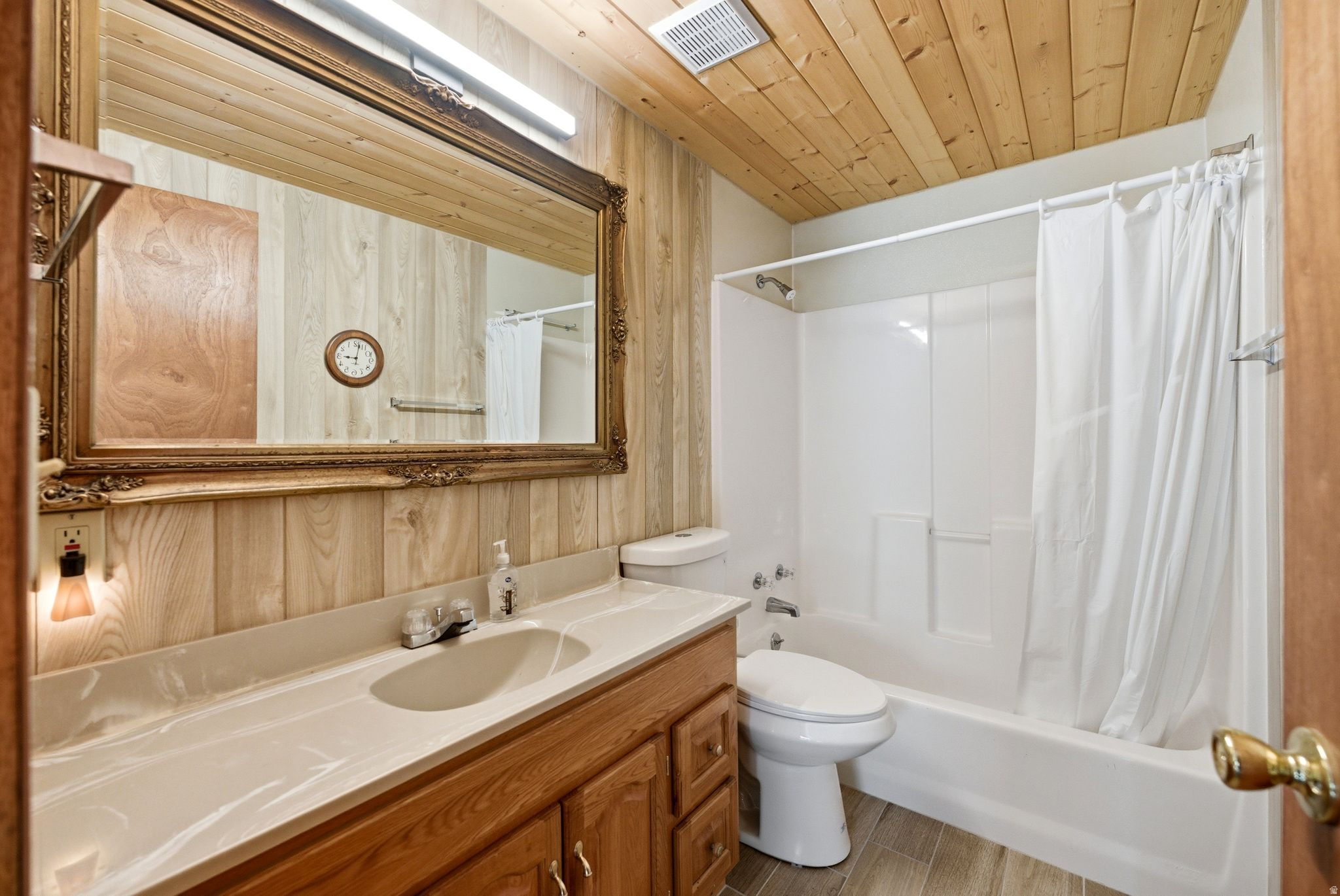 TIMBER LAKES - Residential