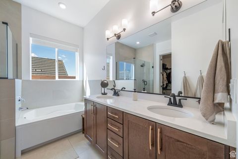 Tiny photo for 1663 E BLACK BRUSH DR, Washington, UT 84780 (MLS # 2115807)