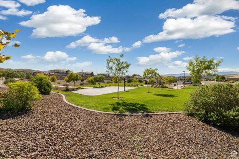 Tiny photo for 1663 E BLACK BRUSH DR, Washington, UT 84780 (MLS # 2115807)