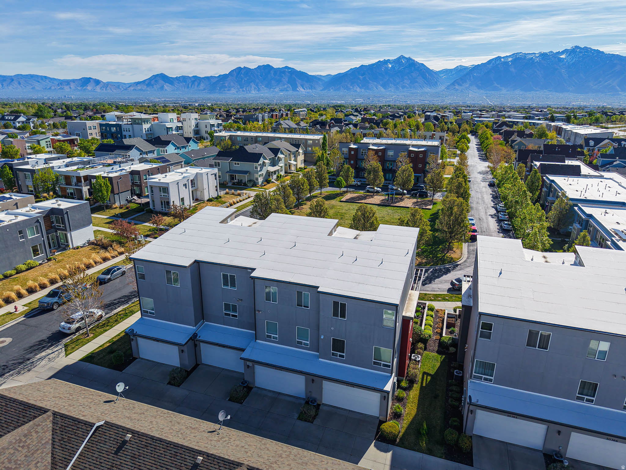 DAYBREAK - Residential