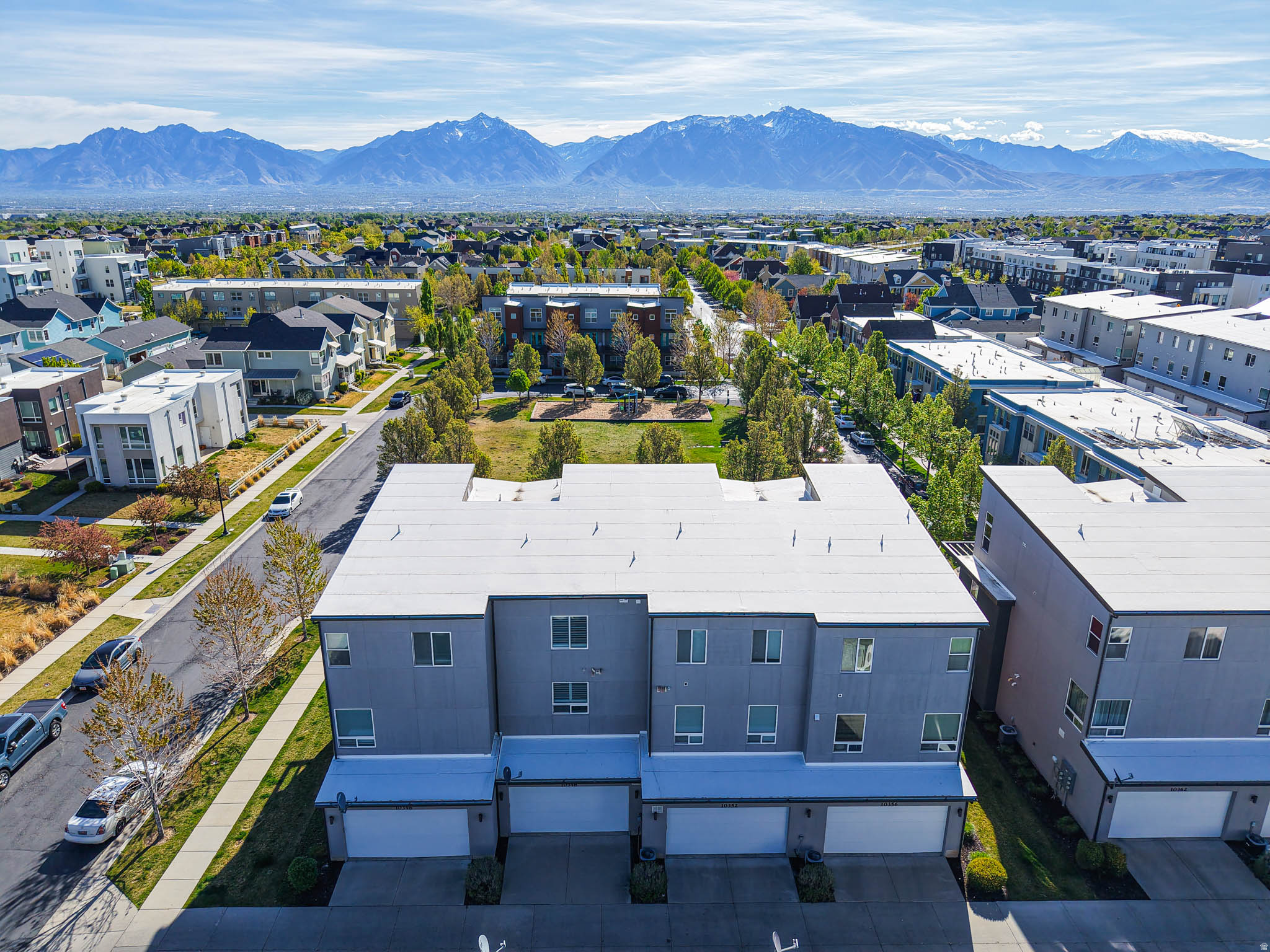 DAYBREAK - Residential