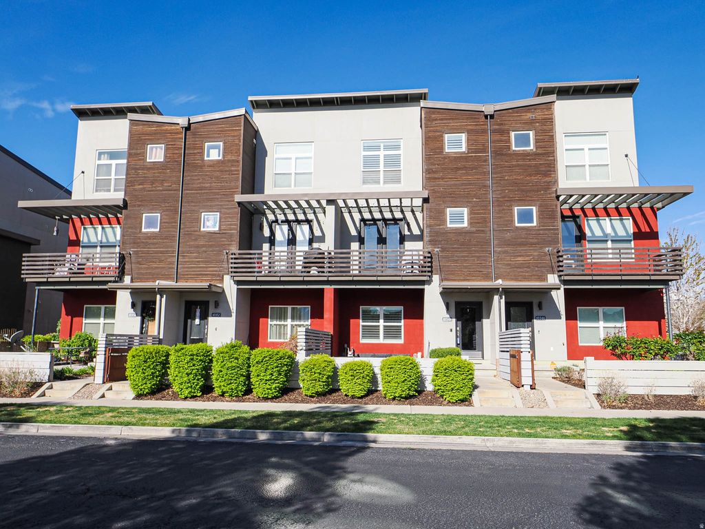 Photo of 10348 S CLAVEY LN W #537, South Jordan, UT 84009 (MLS # 2153083)